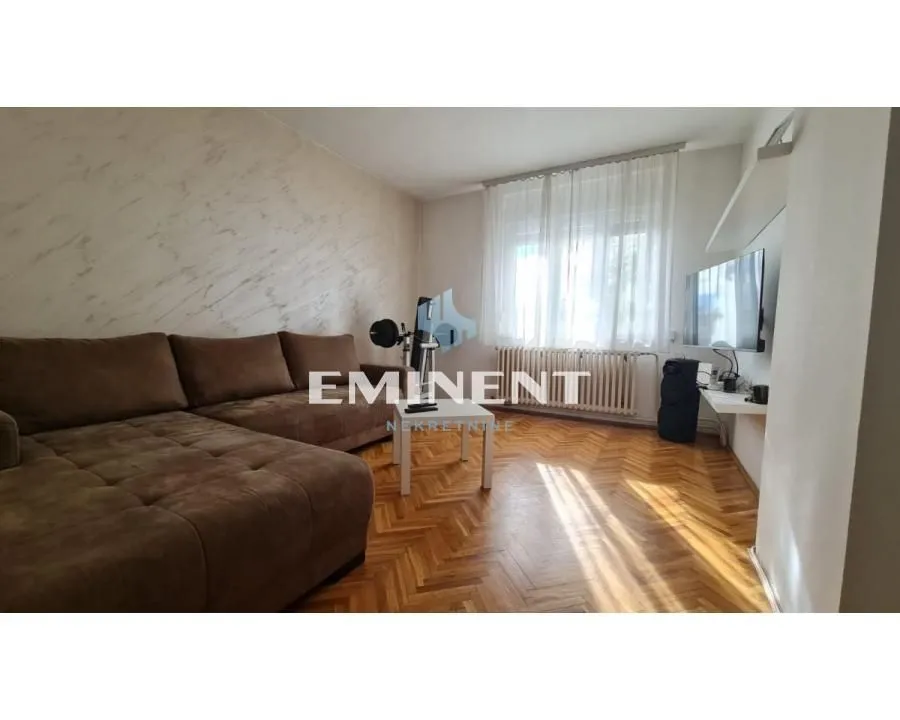 Izdavanje, trosoban stan, 85m², Denkova Basta, Zvezdara Sve Podlokacije