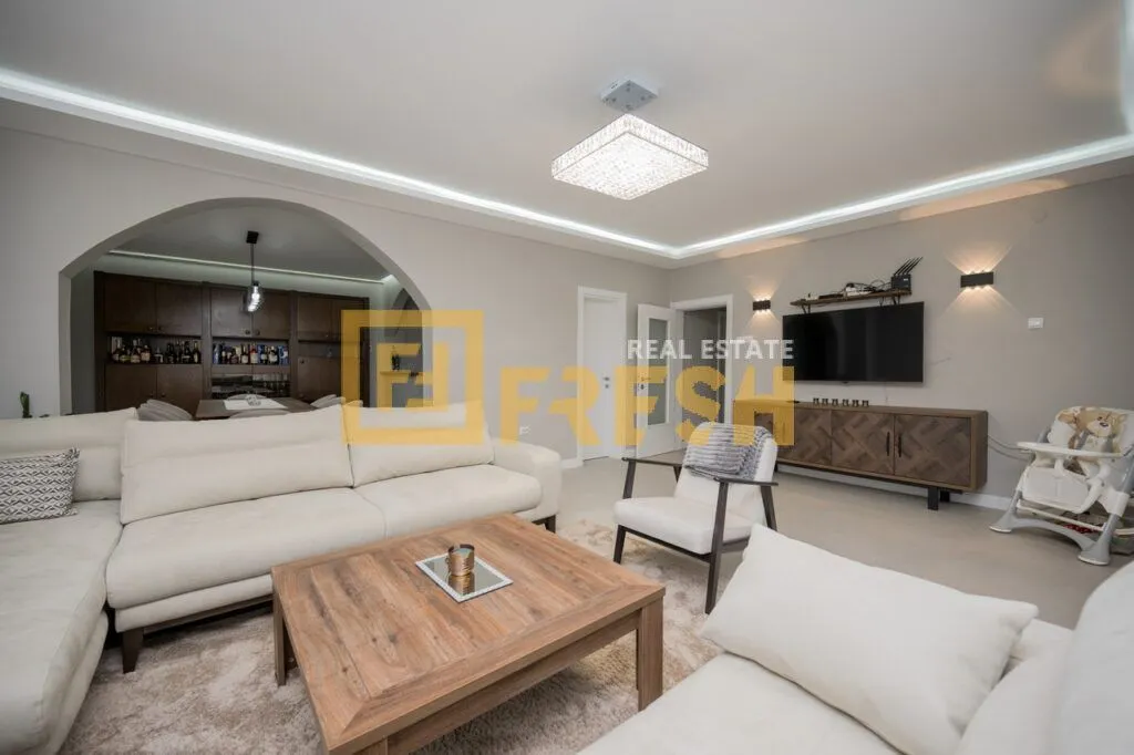 Prodaja, kuća, 350m², Vranići, Podgorica