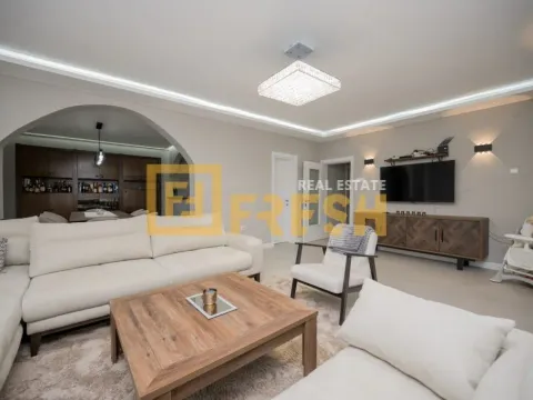 Prodaja, kuća, 350m², Vranići, Podgorica