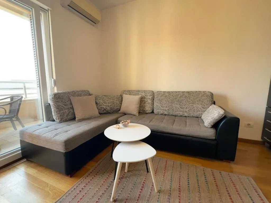 Izdavanje, garsonjera, 35m², City Kvart, Podgorica