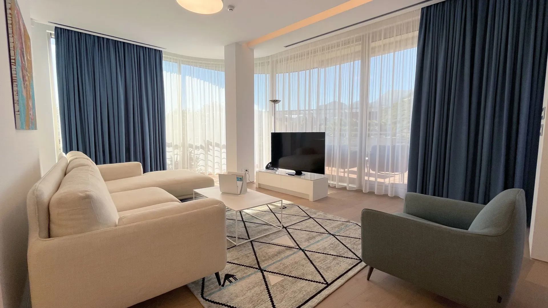 Prodaja, trosoban stan, 200m², Dukley Gardens, Budva