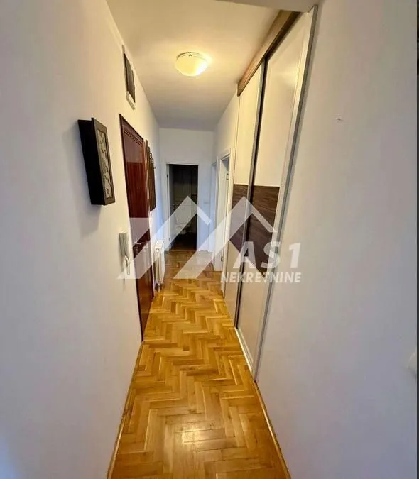 Izdavanje, trosoban stan, 64m², Sajam, Novi Sad Sve Podlokacije