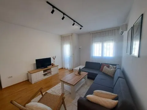 Izdavanje, dvosoban stan, 70m², City Kvart, Podgorica - image 10