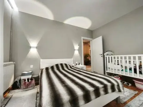 Sale, house, 349m², Vranići, Podgorica - image 10