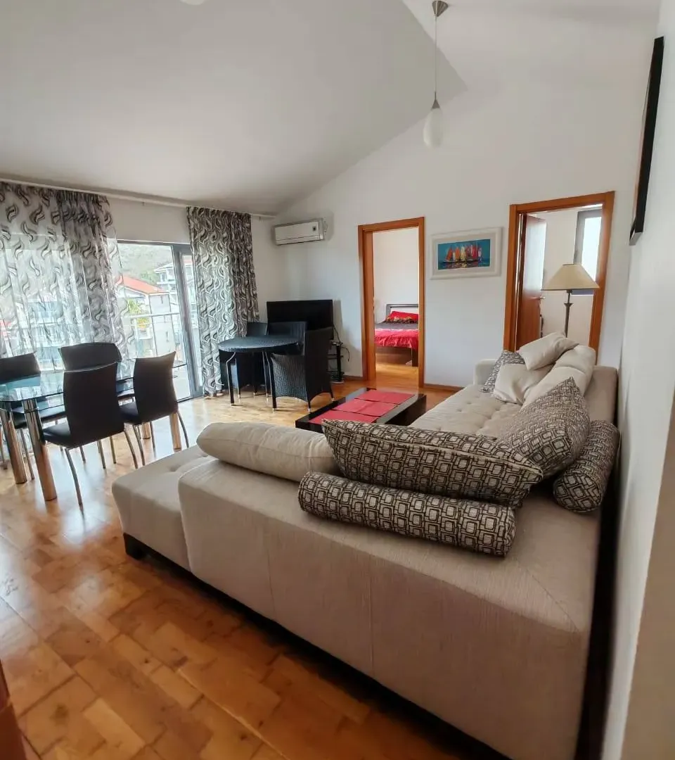Prodaja, dvosoban stan, 77m², Pržno, Budva