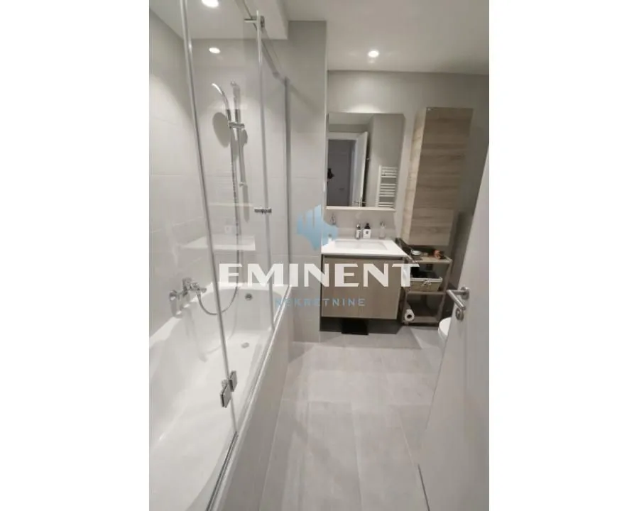 Rent, four bedroom apartment, 91m², Savski Venac, Beograd