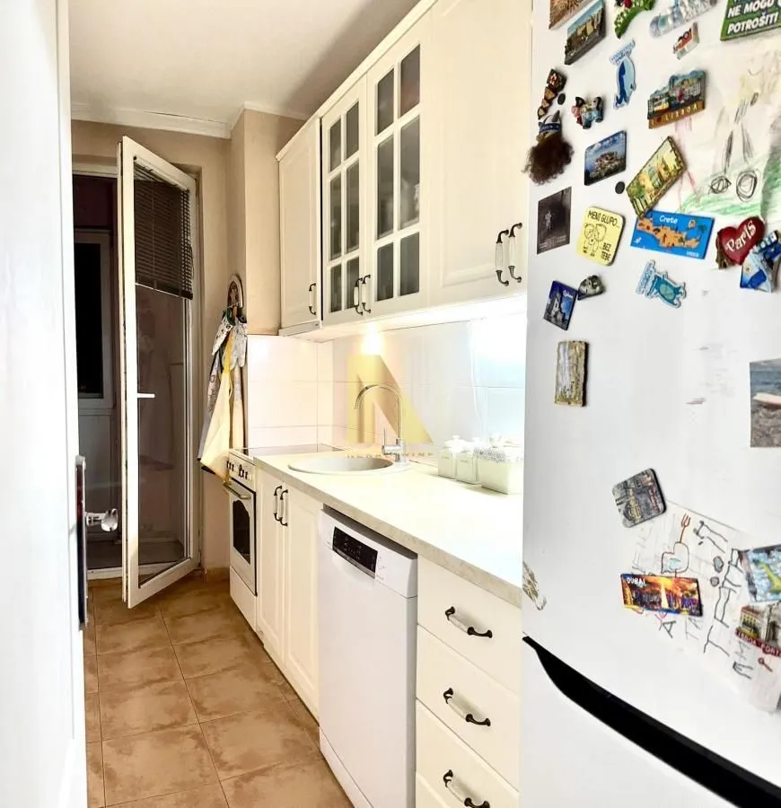 Prodaja, trosoban stan, 70m², Socijalno, Novi Sad Sve Podlokacije