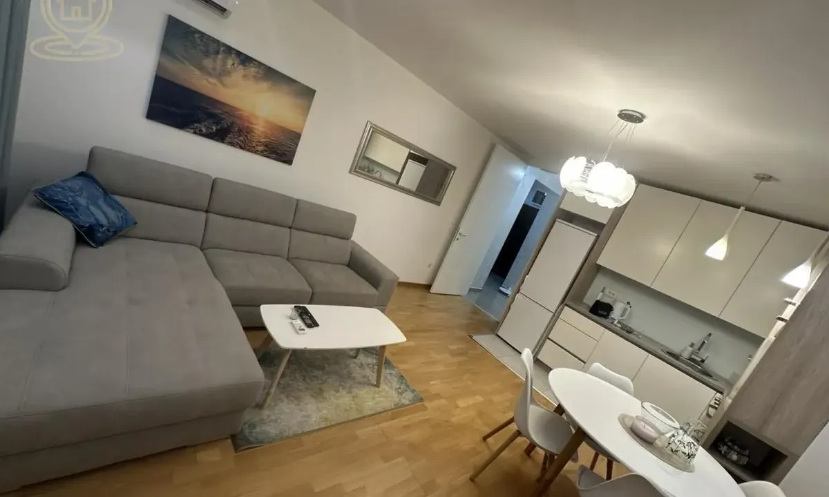 Izdavanje, dvosoban stan, 50m², Grbavica, Novi Sad Sve Podlokacije