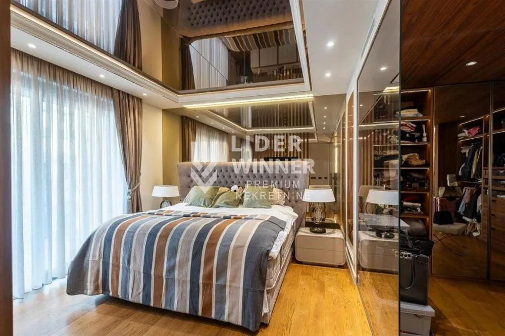 Sale, apartment, 244m², Stari Grad, Beograd