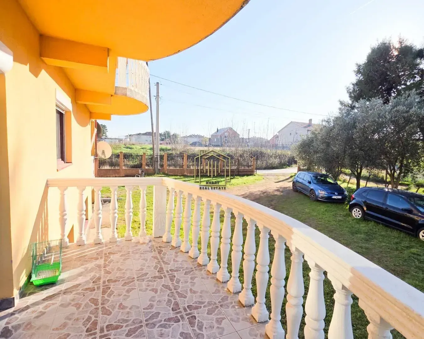 Prodaja, kuća, 350m², Zlatica, Podgorica