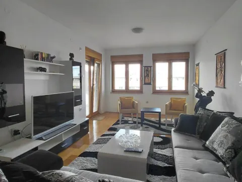 Rent, three bedroom apartment, 95m², Preko Morače, Podgorica - image 2