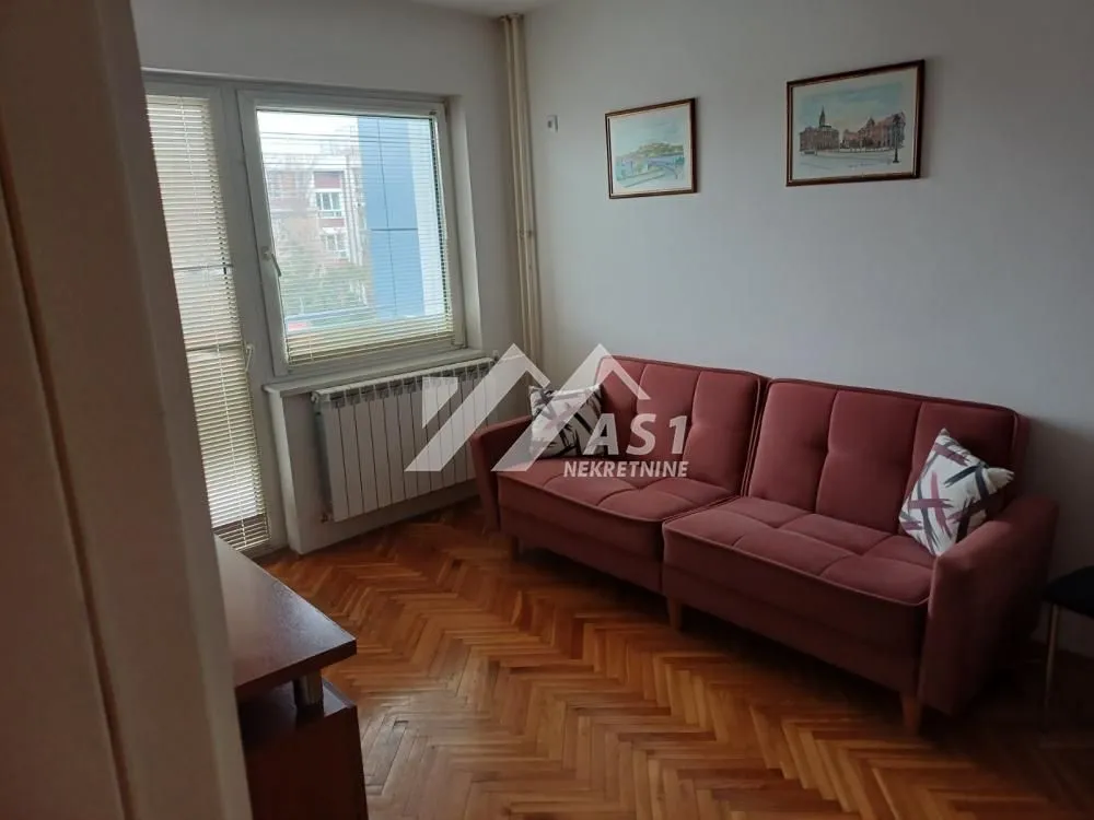 Izdavanje, jednosoban stan, 37m², Bulevar Oslobodjenja, Novi Sad Sve Podlokacije