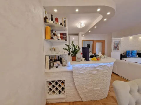 Sale, two bedroom apartment, 90m², Budva, Crna Gora - image 12