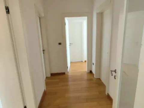 Izdavanje, trosoban stan, 120m², Centar, Podgorica - image 13