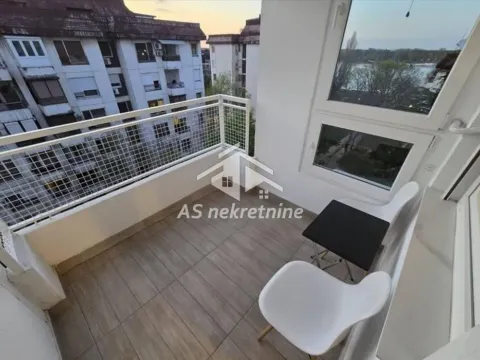 Rent, two bedroom apartment, 70m², Stari Grad, Beograd - image 12