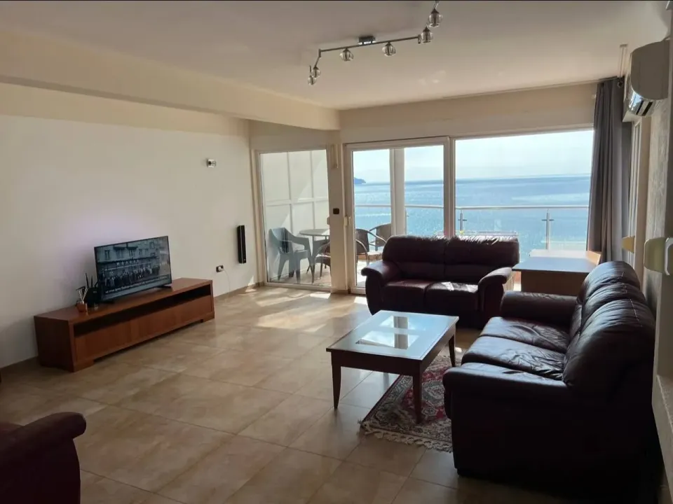 Rent, three bedroom apartment, 183m², Bečići, Budva