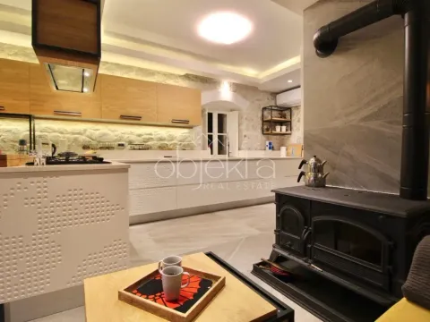 Prodaja, kuća, 132m², Tivat, Crna Gora - image 1