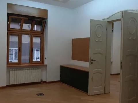 Izdavanje, poslovni prostor, 185m², Stari Grad, Beograd - image 12