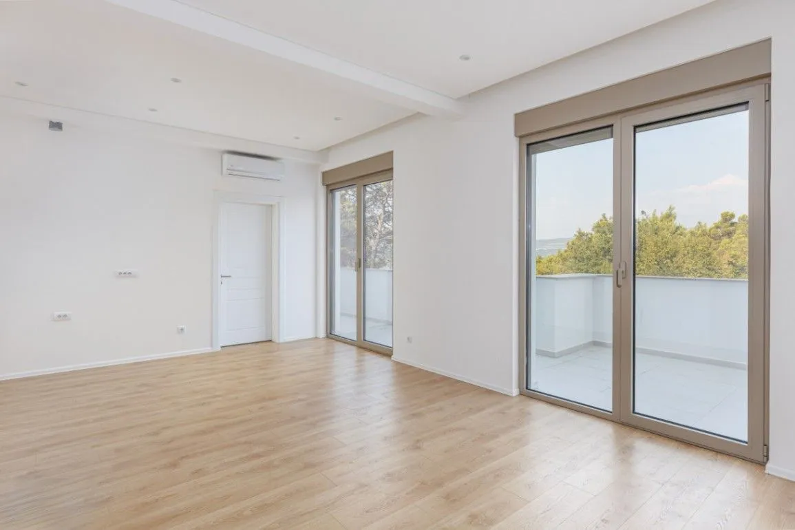 Prodaja, dvosoban stan, 113m², Tivat, Crna Gora