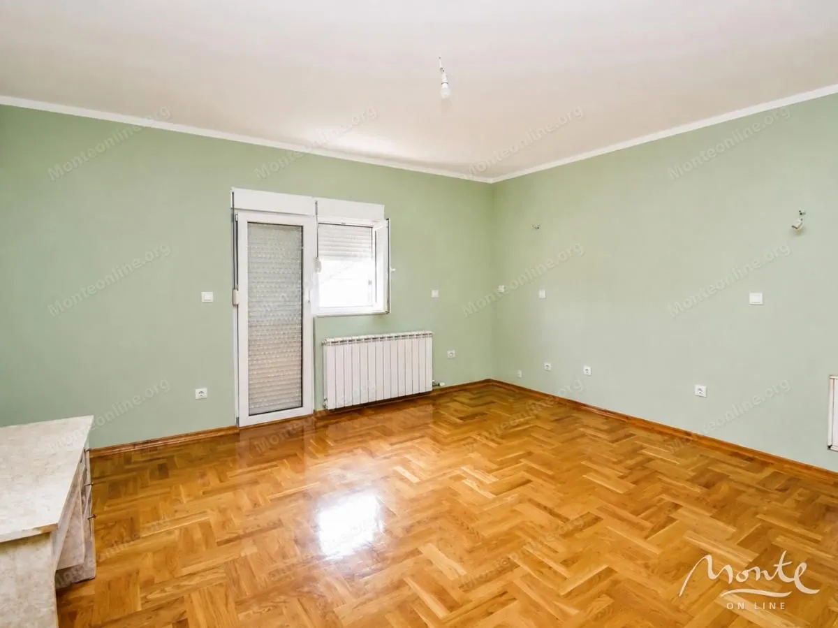 Prodaja, kuća, 369m², Donja Gorica, Podgorica