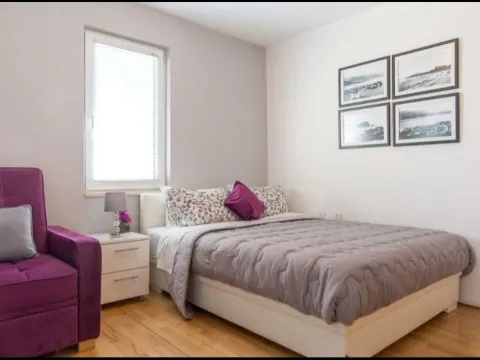 Rent, studio apartment, 35m², Budva, Crna Gora - image 1