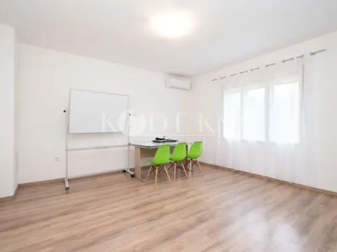 Izdavanje, dvosoban stan, 92m², Gorica C, Podgorica - image 4