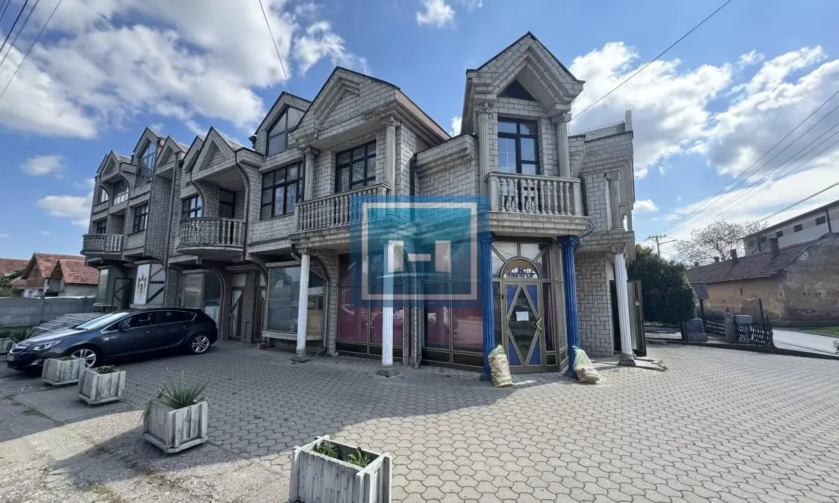Prodaja, poslovni prostor, 885m², Ćuprija, Srbija