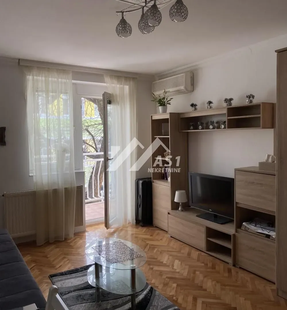 Izdavanje, stan, 28m², Rotkvarija, Novi Sad Sve Podlokacije