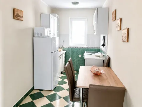Rent, one bedroom apartment, 43m², Rafailovići, Budva - image 3