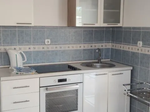 Izdavanje, dvosoban stan, 54m², Krimovica, Kotor - image 7