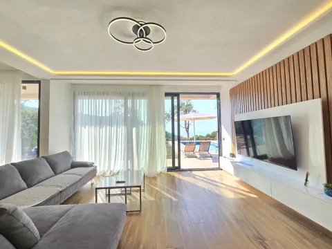 Rent, house, 250m², Višnjevo, Kotor - image 23