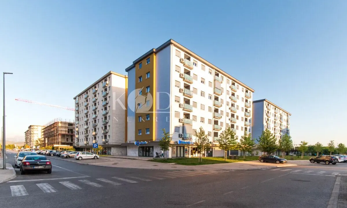 Izdavanje, jednosoban stan, 49m², Pobrežje, Podgorica