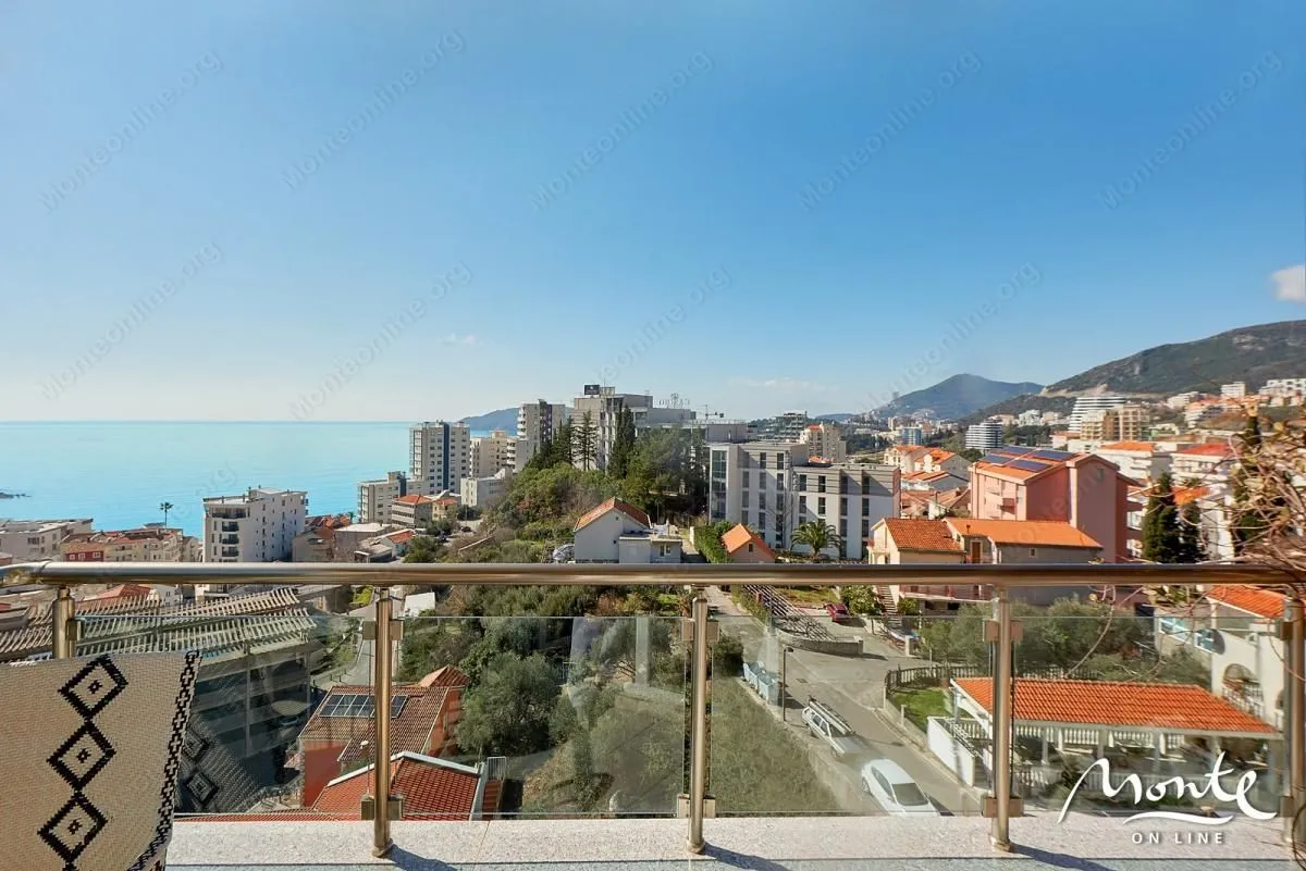 Sale, three bedroom apartment, 150m², Bečići, Budva