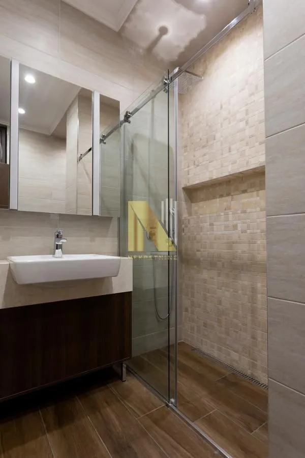 Izdavanje, četvorosoban stan, 125m², Sajmište, Novi Sad