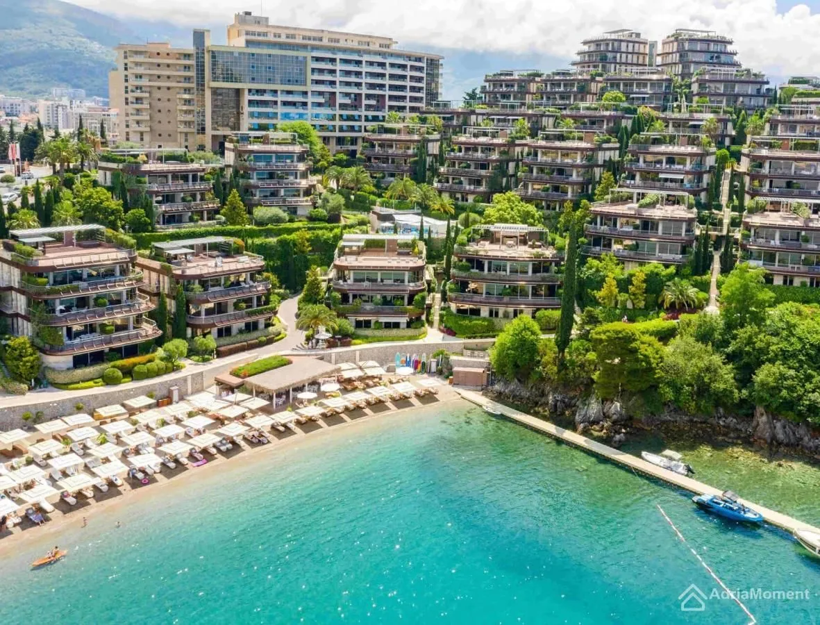 Prodaja, dvosoban stan, 125m², Centar, Budva