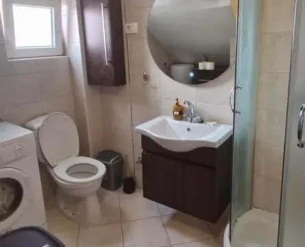 Izdavanje, dvosoban stan, 80m², Tivat, Crna Gora - image 12