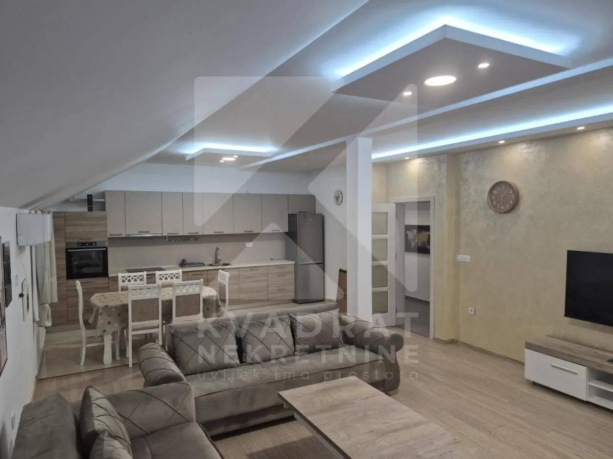 Izdavanje, dvosoban stan, 120m², Malo Brdo, Podgorica