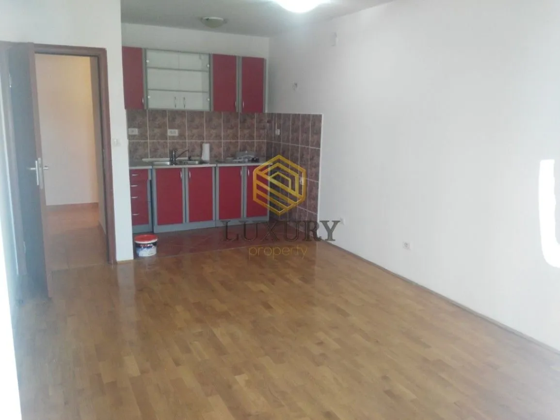 Prodaja, jednosoban stan, 45m², Stari Aerodrom, Podgorica