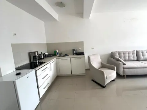 Sale, one bedroom apartment, 77m², Dobrota, Kotor - image 8