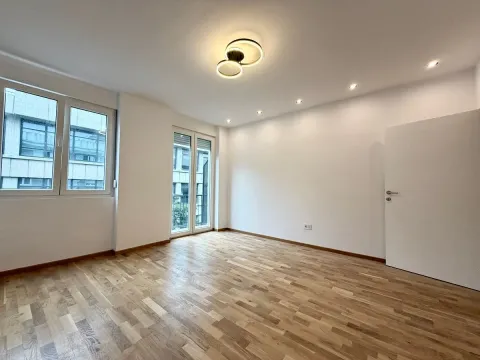 Sale, two bedroom apartment, 45m², Savski Venac, Beograd - image 1