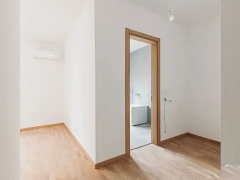 Sale, one bedroom apartment, 64m², Bečići, Budva - image 8