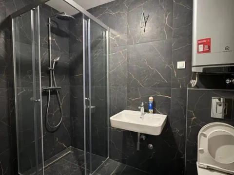 Izdavanje, dvosoban stan, 64m², Tološka šuma, Podgorica - image 9