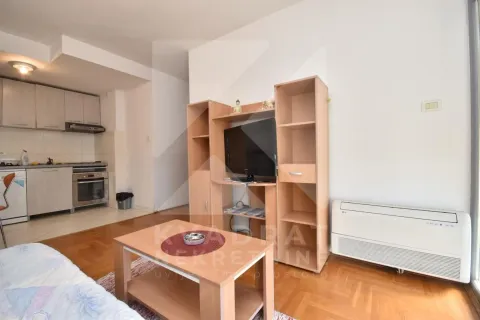 Rent, one bedroom apartment, 38m², 1 maj, Podgorica - image 3