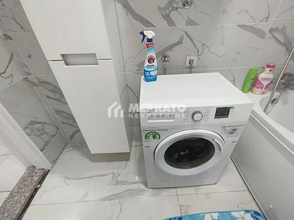 Izdavanje, trosoban stan, 55m², Centar, Zrenjanin