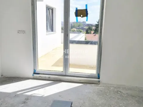 Prodaja, četvorosoban stan, 145m², Lion, Zvezdara Sve Podlokacije - image 2