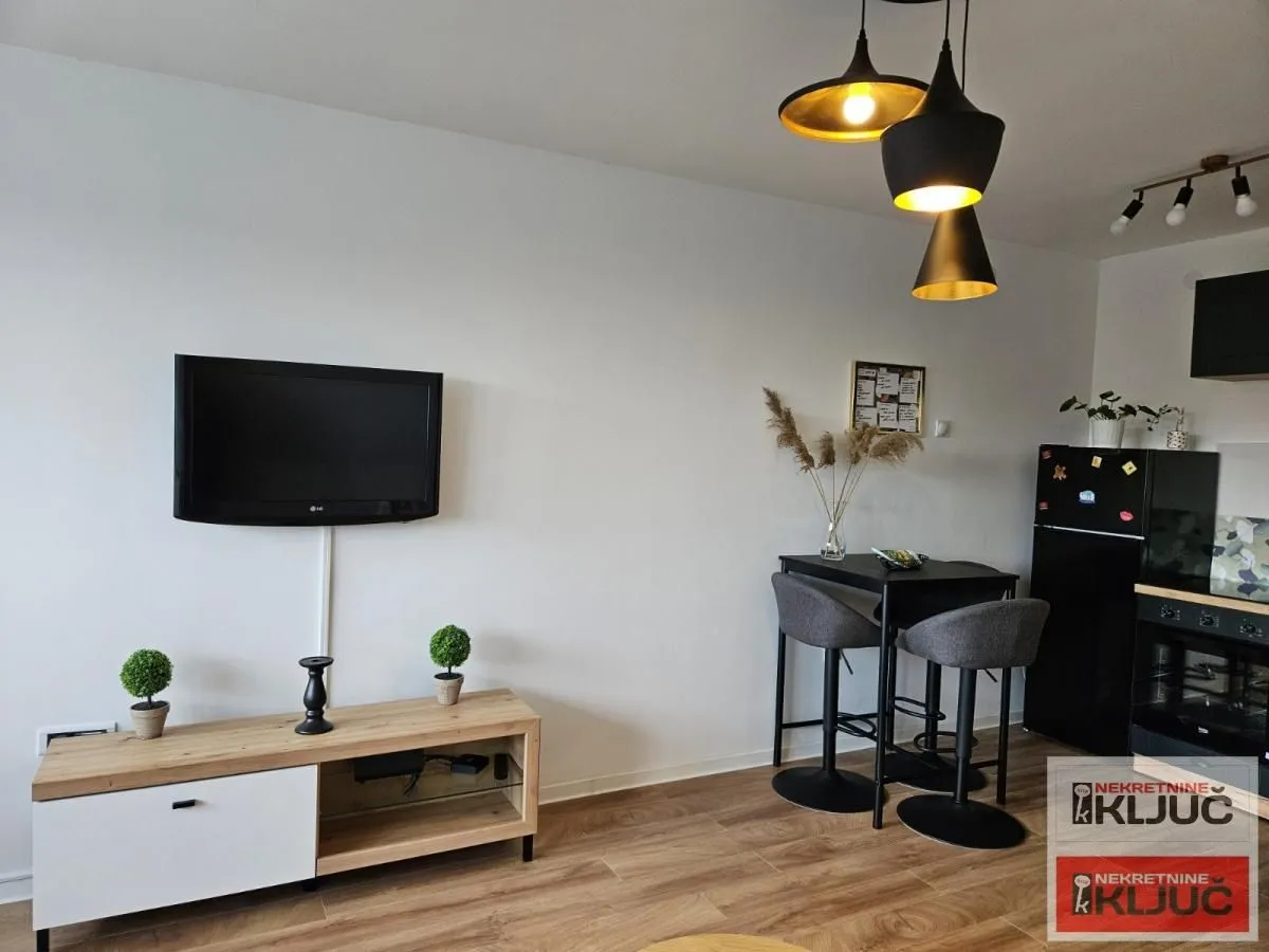 Prodaja, garsonjera, 29m², Bulevar Oslobodjenja, Novi Sad Sve Podlokacije
