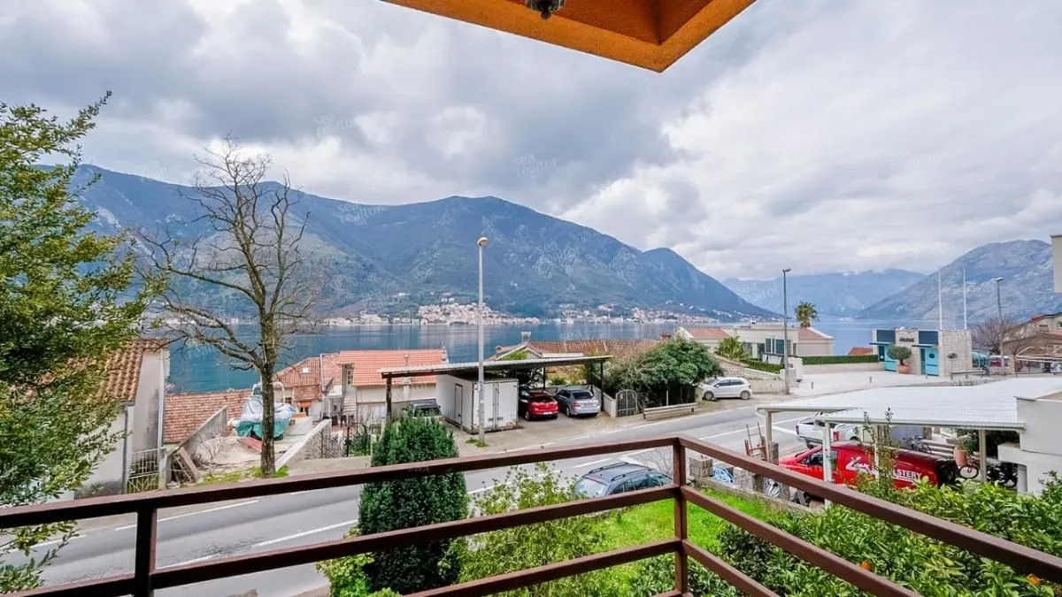 Sale, house, 250m², Dobrota, Kotor