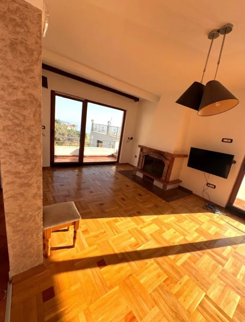 Izdavanje, kuća, 140m², Dobre Vode, Bar