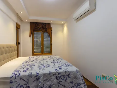 Izdavanje, četvorosoban stan, 135m², Centar, Podgorica - image 7