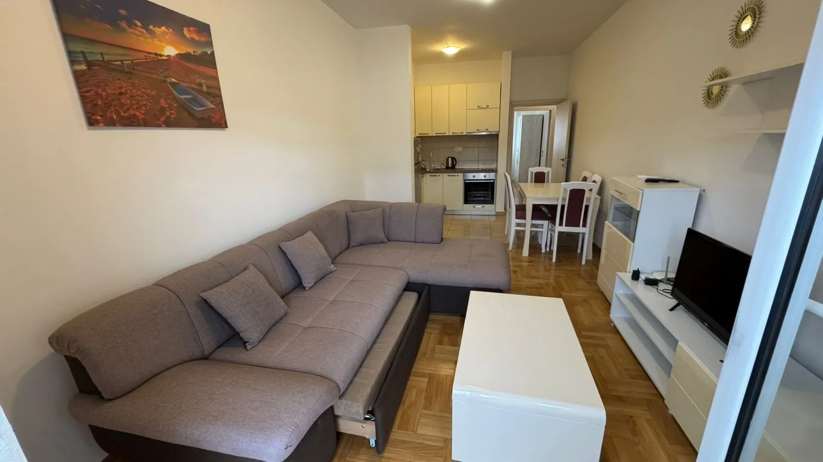 Rent, two bedroom apartment, 55m², Velji Vinogradi, Budva